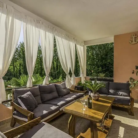 Villa Veli Golji Sleeps 8 Pool Air Con Wifi