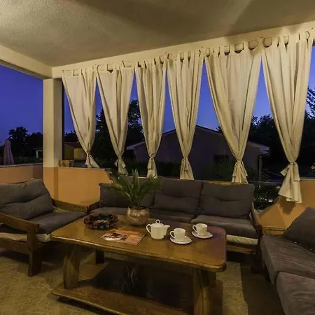 Veli Golji Sleeps 8 Pool Air Con Wifi Veligolji