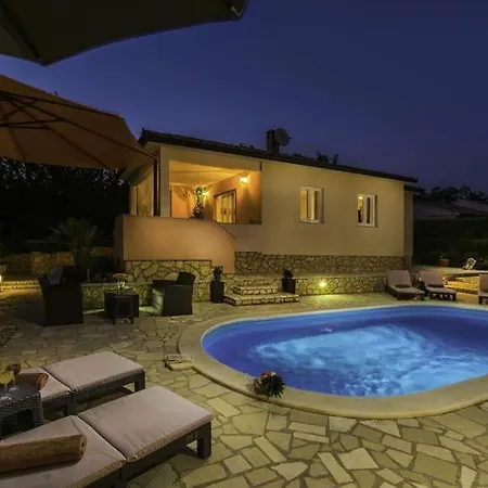 Veli Golji Sleeps 8 Pool Air Con Wifi *