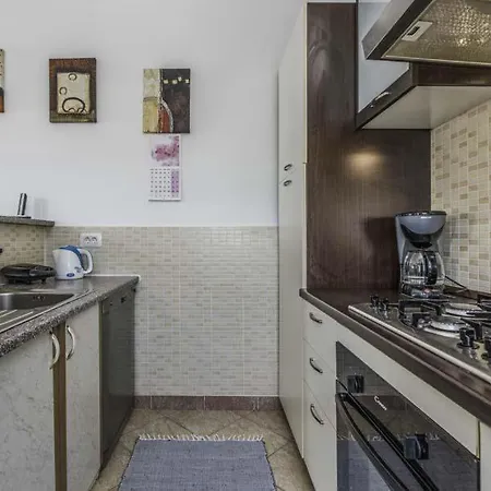 Veli Golji Sleeps 8 Pool Air Con Wifi Veligolji